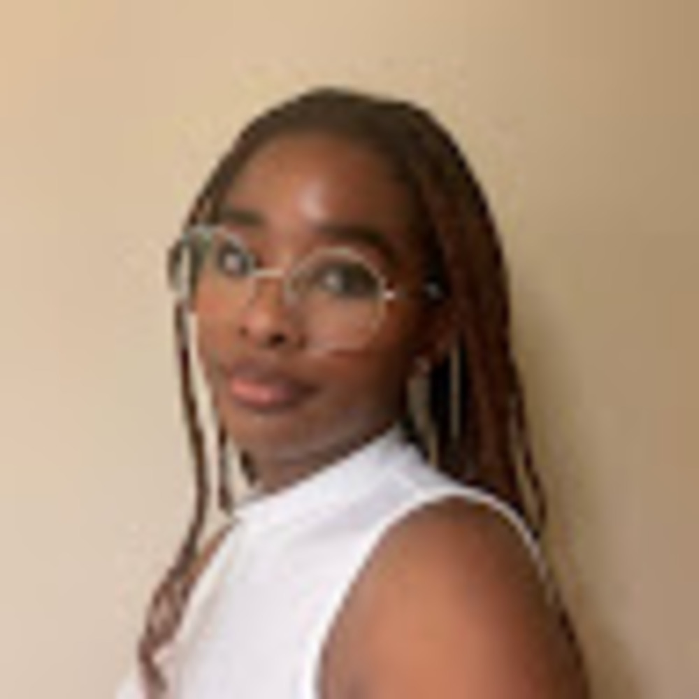 Meet your Posher, Abigail